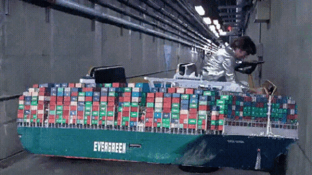 5421B5FC-1B16-4C54-B1AA-5B74F9B65D9E.gif