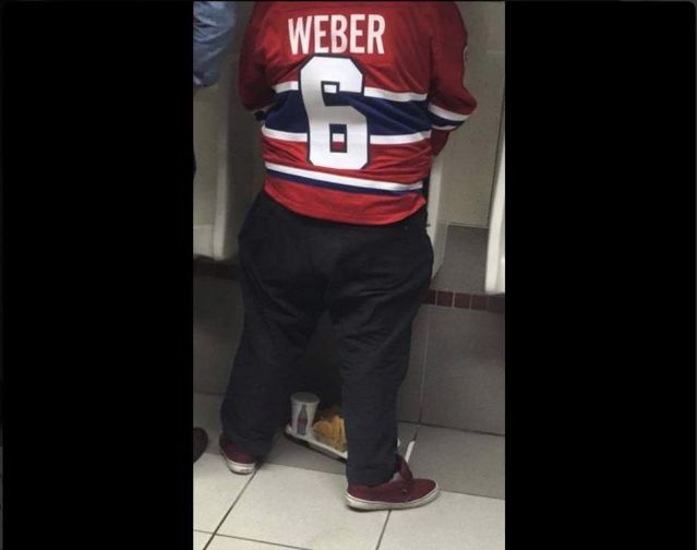 hockey fan peeing.jpg