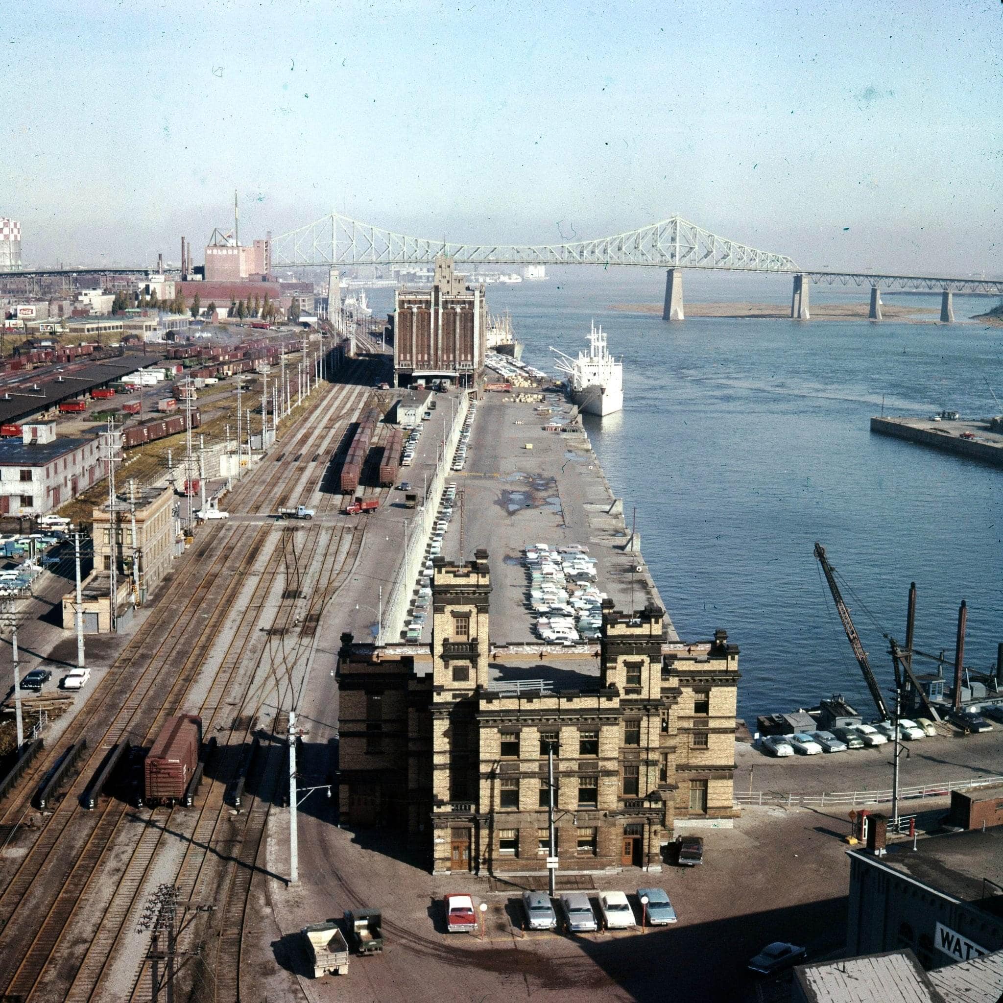 Port of Montreal police station photographed in 1964.jpg