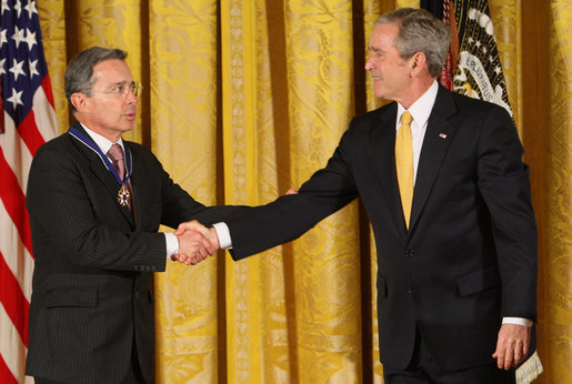 Medalla_De_La_Libertad_Uribe.jpg