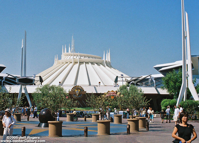 SpaceMountain1.jpg