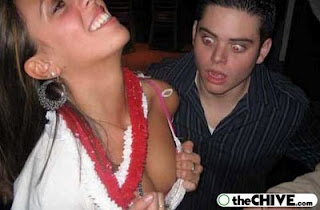 stare-look-at-cleavage-boobs-9.jpg