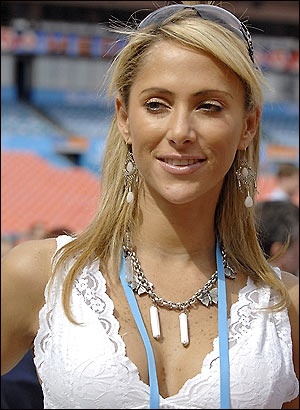 ines-sainz-mexico-soccer-tampons.jpg