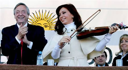 Nestor_Kirchner_Cristina_Fernandez_450x247.jpg