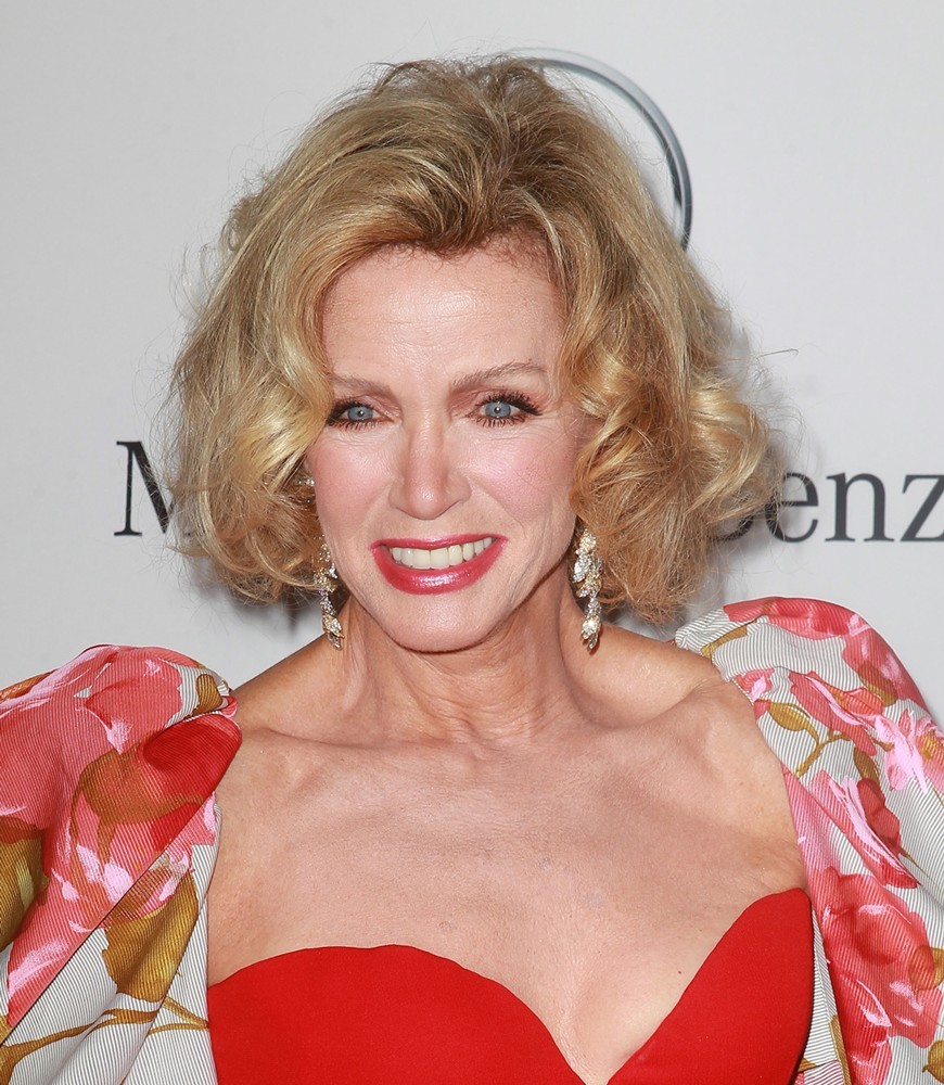 donna-mills-26th-anniversary-carousel-of-hope-ball-01.jpg