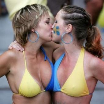 world_cup_groupies2.jpg