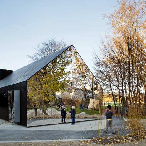 dezeen_Mirror-House-by-MLRP-2.jpg